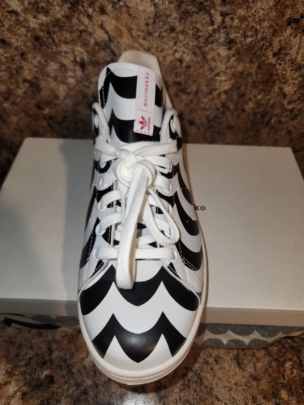 adidas classic sneakers